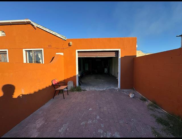 5 BEDROOM HOUSE FOR SALE IN FOREST GLADE